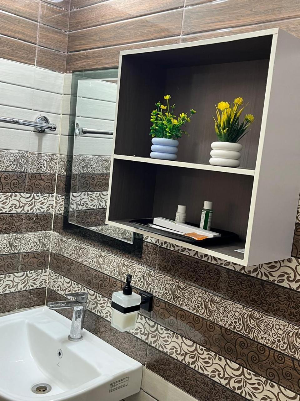 Kashi Kastle Krishna - Luxury 2bhk Near Assi Ghat *